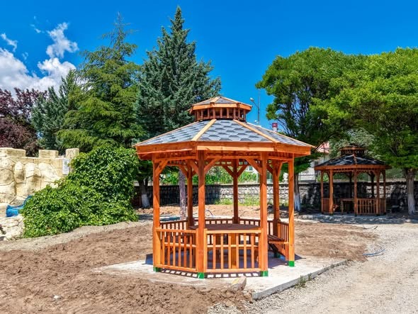 Yunus Emre Parkımızdaki köklü değişim çalışmalarımız tüm hızıyla devam ediyor.